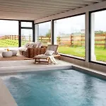 Wishome-villa Espectacular En Gran Jardin, Con Piscina Climatizada Privada